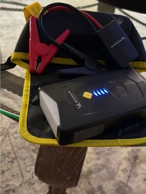 MICHELIN Black Portable Jump Starter Pack with Red/Black Clamps